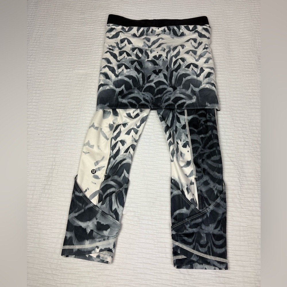 Lululemon Athletica Monochrome Abstract Leggings